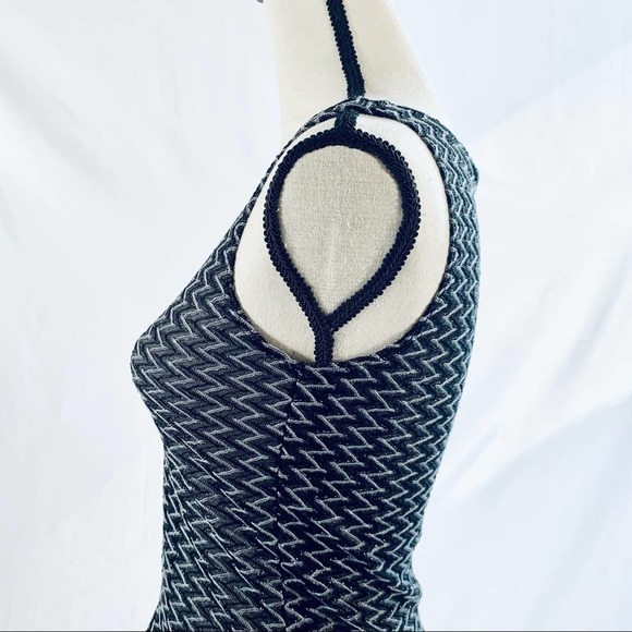 TASTY Sheer Chevron Blouse - Picture 4 of 9